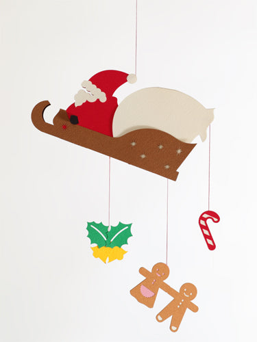 Paper Mobile, Holidays